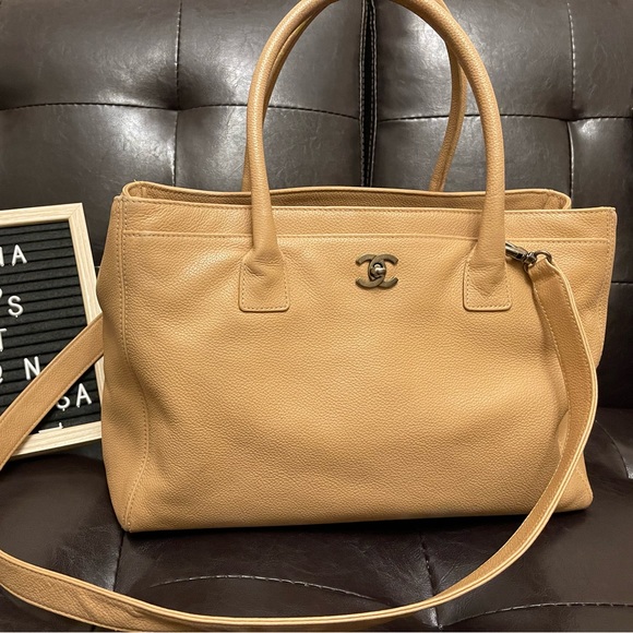 Chanel Cerf Tote - Picture 1 of 16